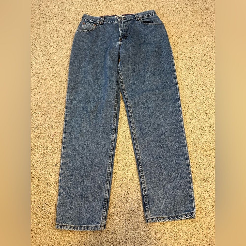 Levi’s Women’s 550 Relaxed Tapered High Rise Straight Leg Medium Wash Jeans 12